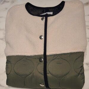 Girls Free Assembly Beige Green Light Weight Collarless Sherpa Coat  Few Sizes